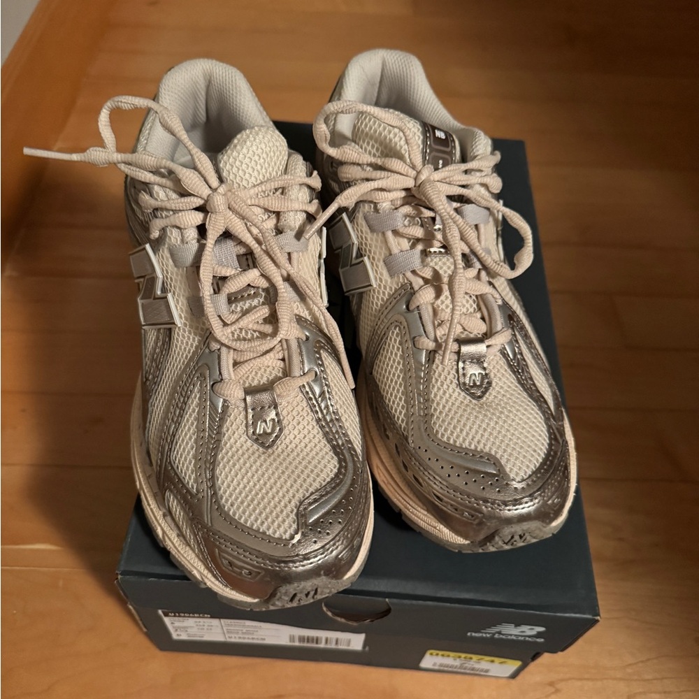 New Balance Women's 1906R sneakers brown beige - Picture 2 of 8